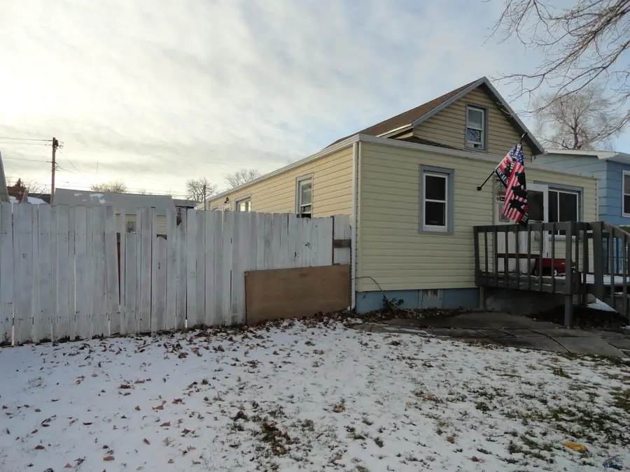 807 Allen Ave, Rapid City, SD 57701 - Image #2