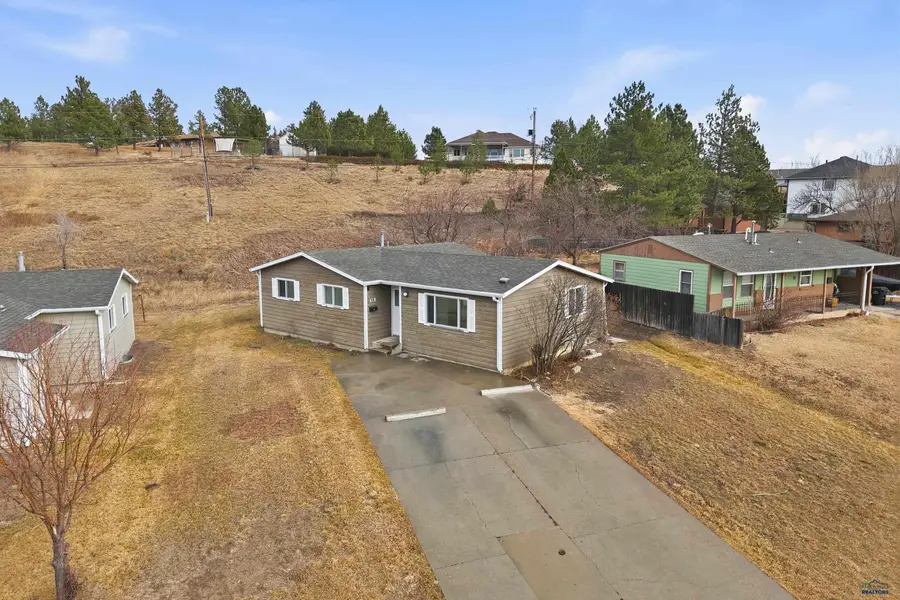 936 E Oakland, Rapid City, SD 57701 - Image #2