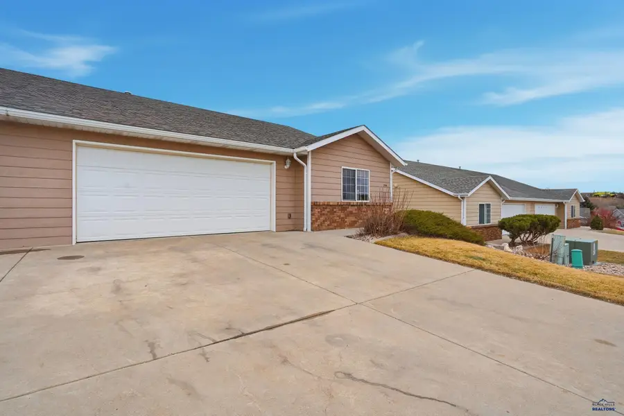 2556 Smith Ave, Rapid City, SD 57701 - Image #2