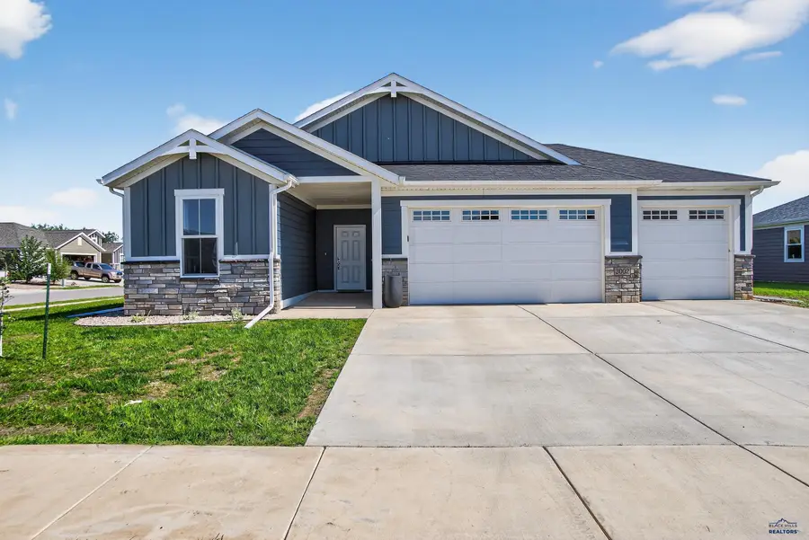 3002 Hazelnut Ln, Rapid City, SD 57703 - Image #2