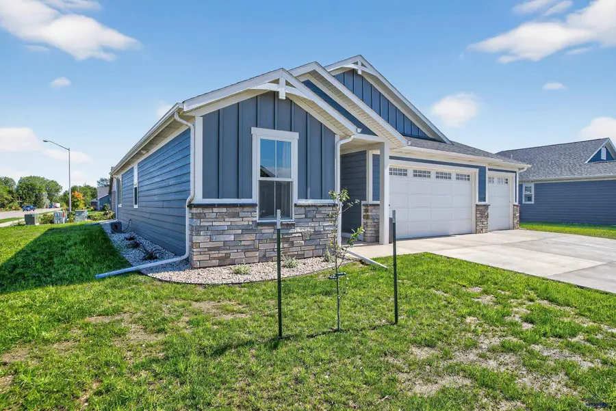 3002 Hazelnut Ln, Rapid City, SD 57703 - Image #3
