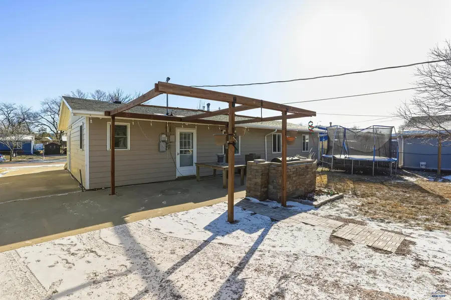 1213 Woodlawn Dr, Rapid City, SD 57701 - Image #3