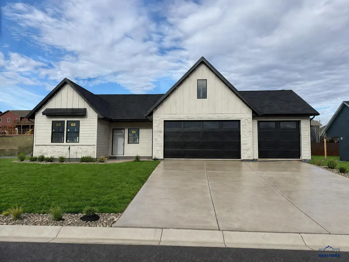 4425 Augusta Dr, Rapid City, SD 57703 - #1