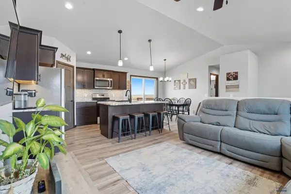 1240 Kenai Dr, Box Elder, SD 57719