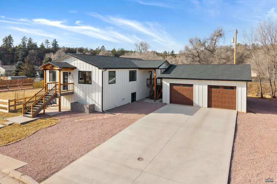 1420 Germond St, Hot Springs, SD 57747 - #2