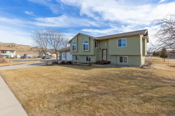 8513 Stables Dr, Piedmont, SD 57769-7134