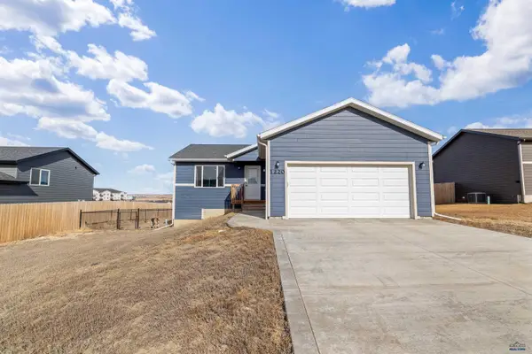 1220 Kenai Dr, Box elder, SD 57719