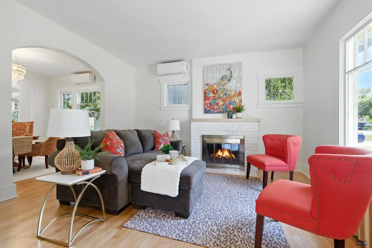 1102 9th St, Rapid City, SD 57701 - #1