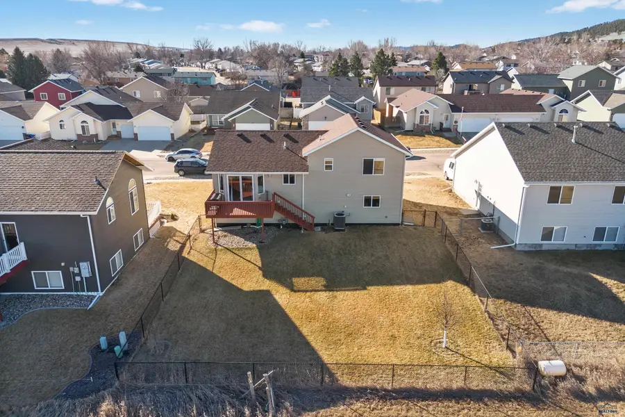 672 Earleen St, Rapid City, SD 57701 - #2