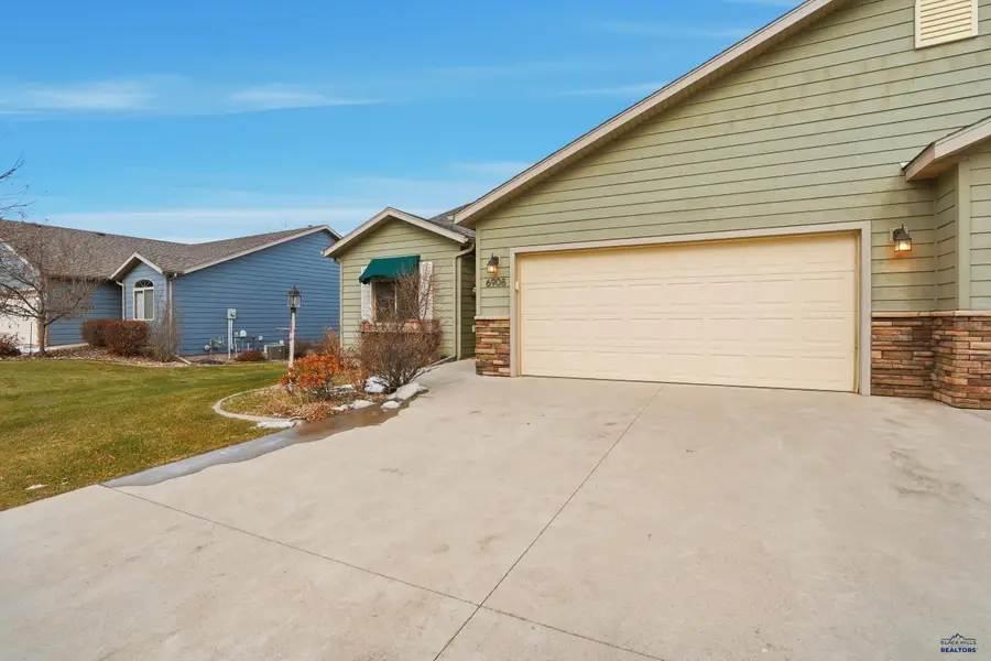 6908 Emerald Heights Rd, Summerset, SD 57718 - #3