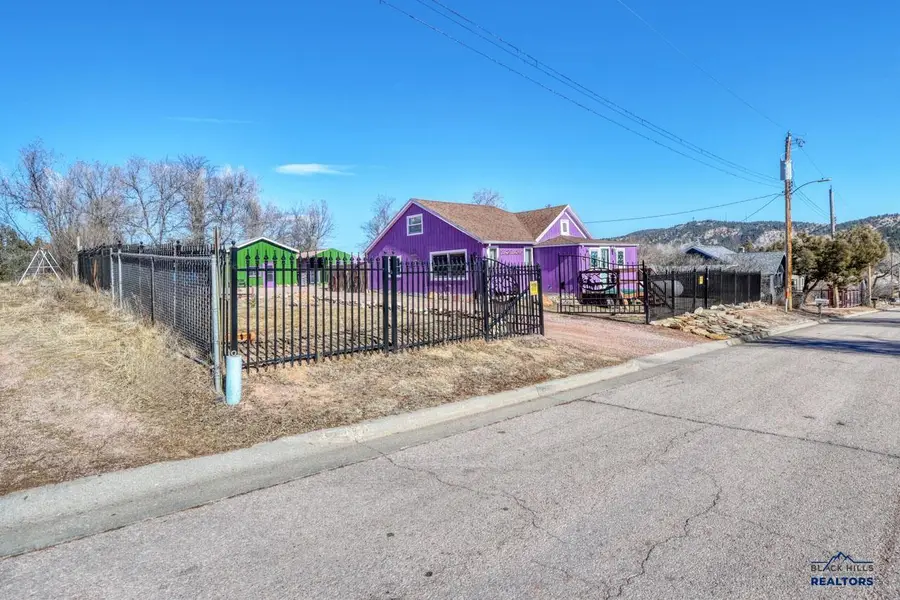 2326 Wilson Ave, Hot Springs, SD 57747 - #3