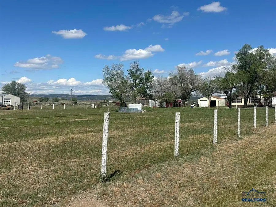 310 Truman Rd, Edgemont, SD 57735 - #2