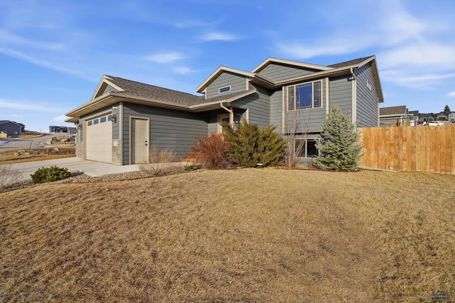 612 Haakon St, Rapid City, SD 57703 - #3