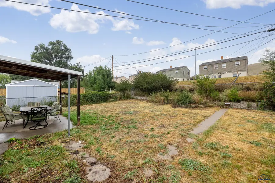 424 Robbins Dr, Rapid City, SD 57701 - #3