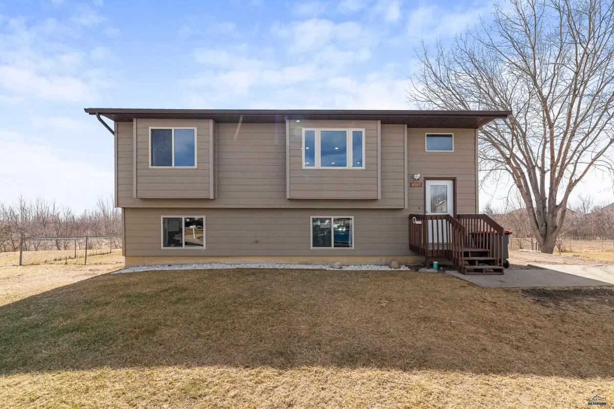 6169 Flintlock Ct, Rapid City, SD 57703 - #1