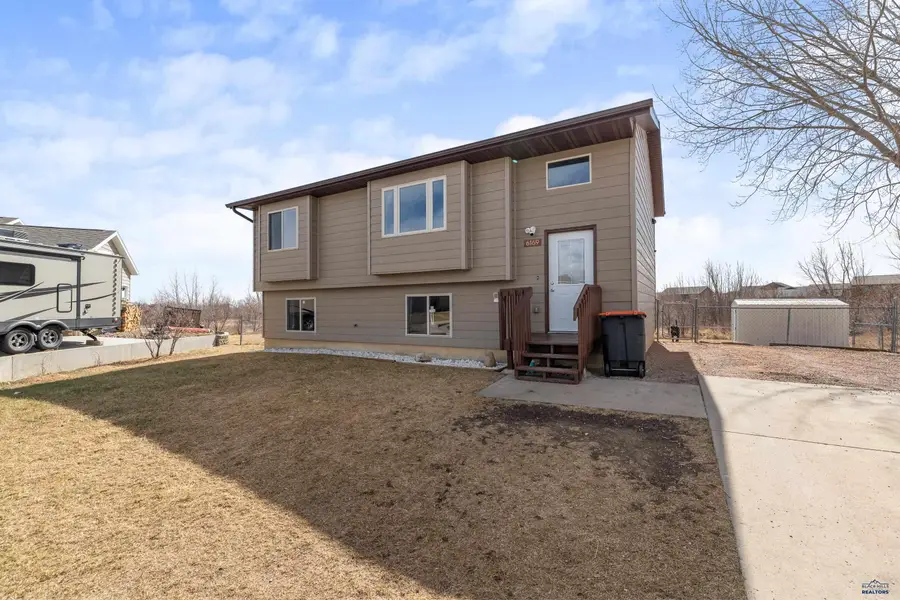 6169 Flintlock Ct, Rapid City, SD 57703 - #2