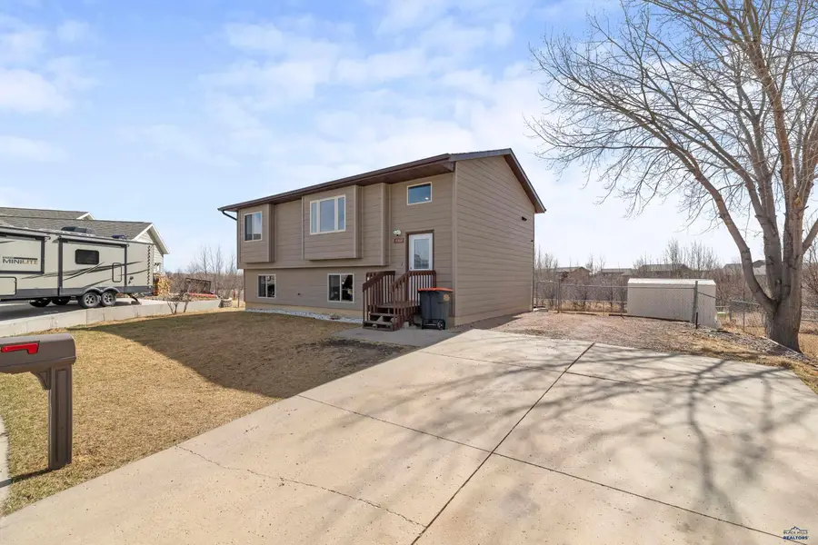 6169 Flintlock Ct, Rapid City, SD 57703 - #3