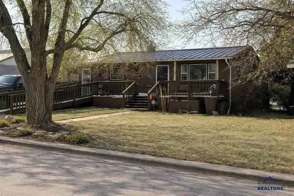 306 10th Ave, Edgemont, SD 57735