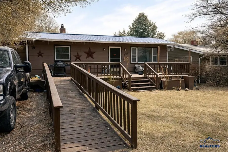306 10th Ave, Edgemont, SD 57735 - #3