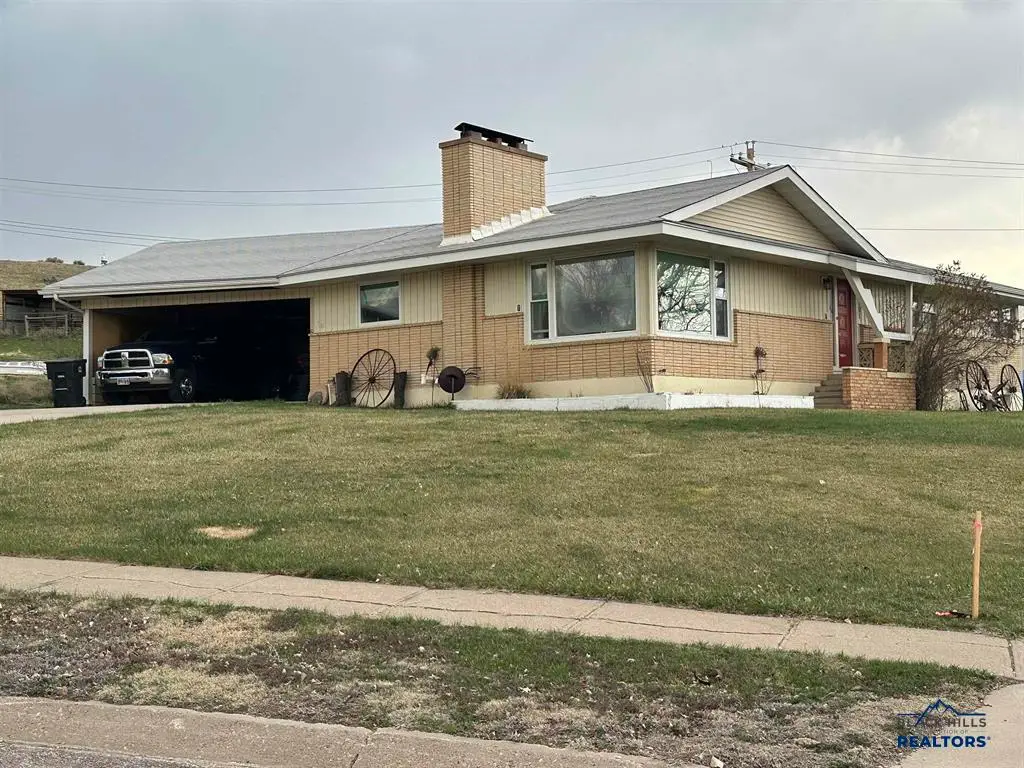 1001 E St, Edgemont, SD 57735 - #1