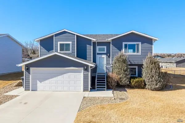 4517 Three Rivers Dr, Rapid City, SD 57701