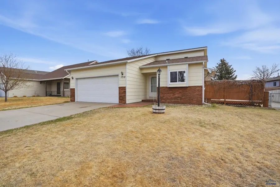 1712 Copperdale Dr, Rapid City, SD 57703 - #3