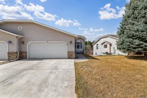 3713 Park Dr, Rapid City, SD 57702