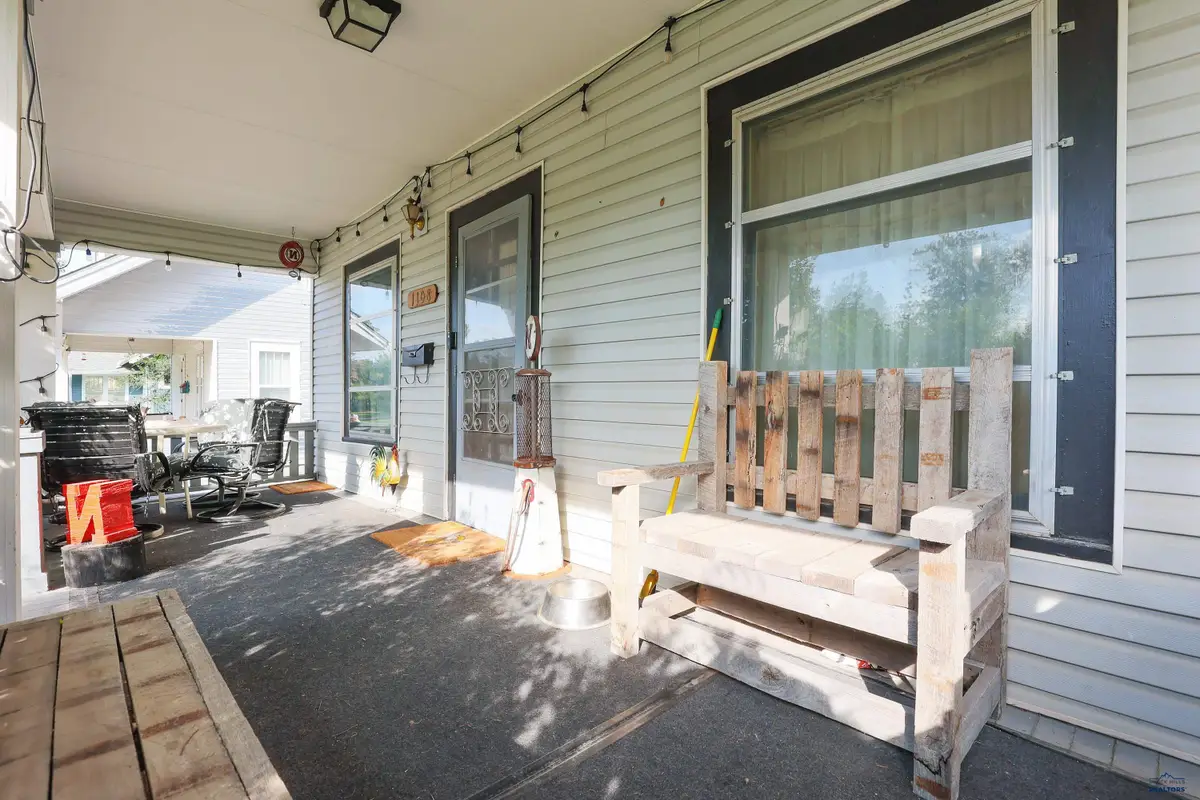 1108 9th St, Rapid City, SD 57701 - #1