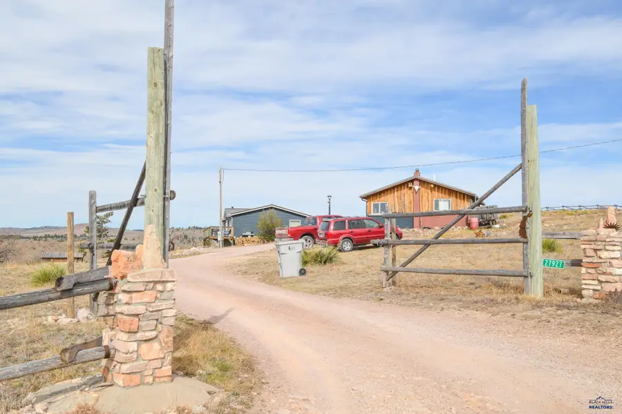 27927 Cascade Springs Rd, Hot Springs, SD 57747 - #2