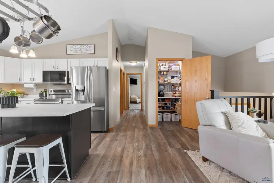 4007 Grapevine Ln, Rapid City, SD 57701 - #3