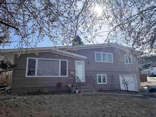 2230 Alamo Dr, Rapid City, SD 57702-2230