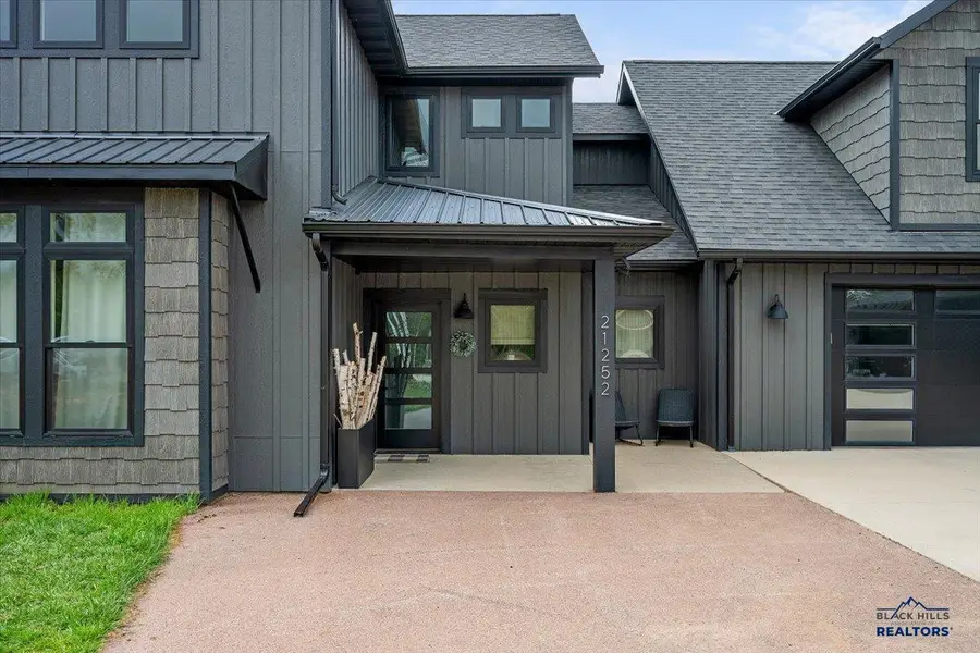 21252 Crestview Dr, Lead, SD 57754 - #2