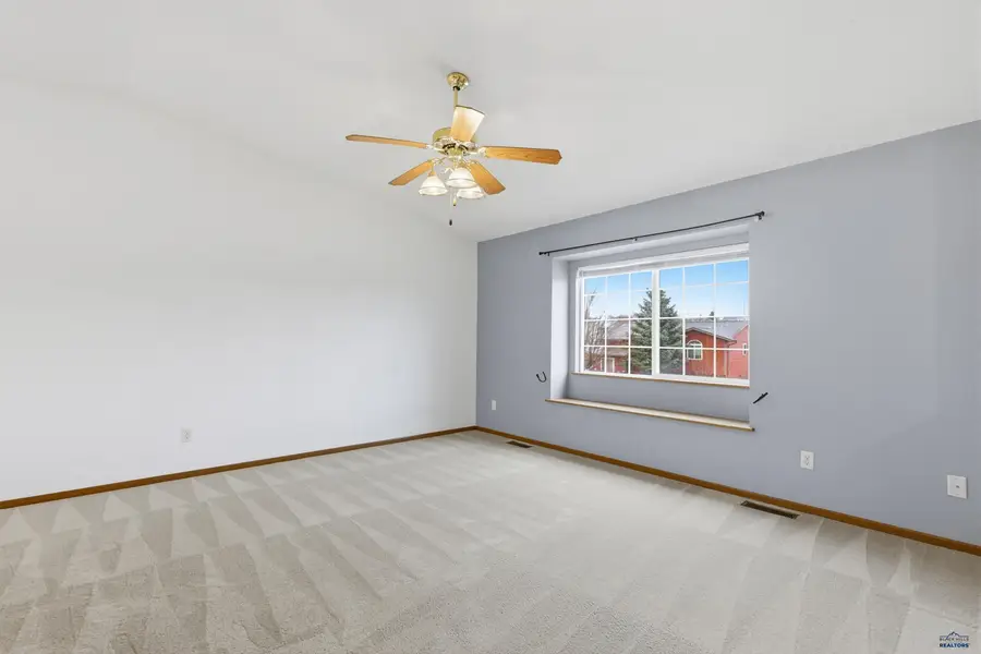 1235 Ziebach St, Rapid City, SD 57703 - #2