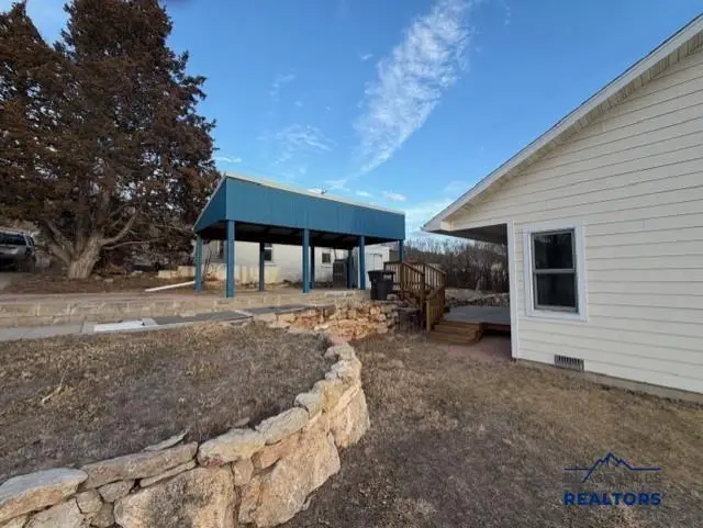 301 S 5th St, Hot Springs, SD 57747 - #3