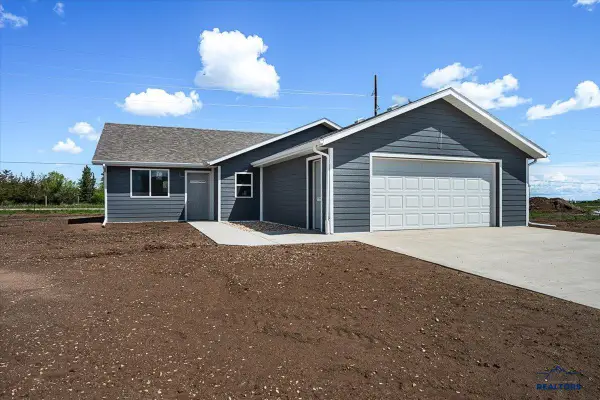 10883 Eagle Ct, Belle Fourche, SD 57717