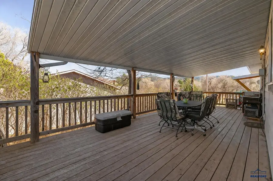 501 S 19th St, Hot Springs, SD 57747 - #3