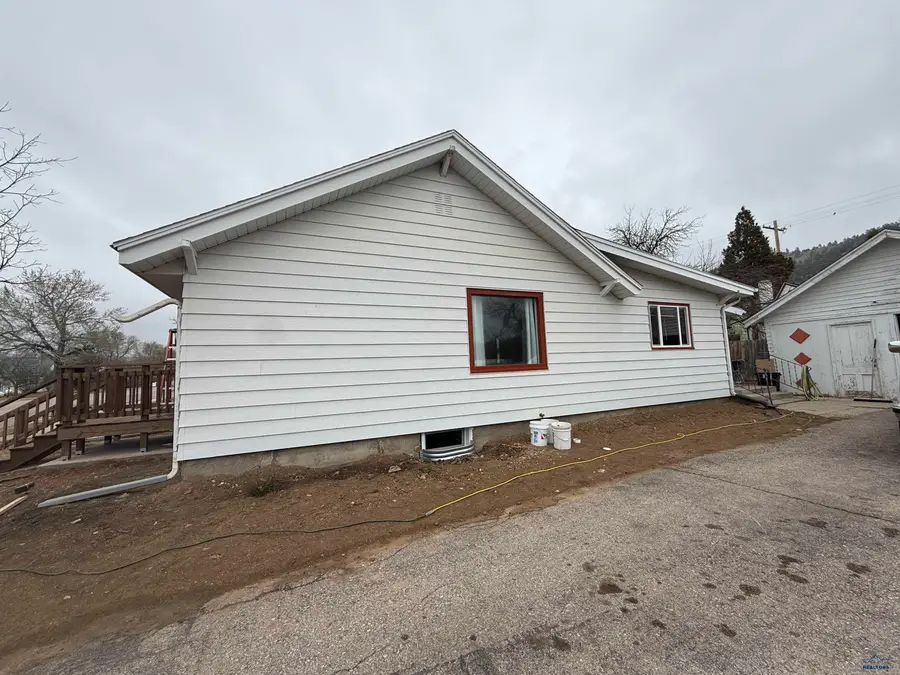 505 S 5th St, Hot Springs, SD 57747-7500 - #2