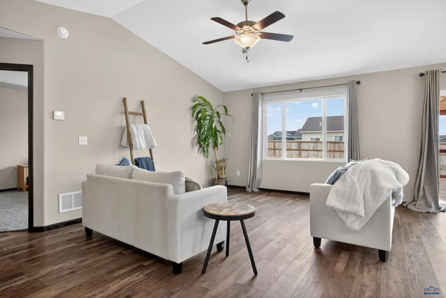 3014 Jessup Ln, Rapid City, SD 57703 - #3