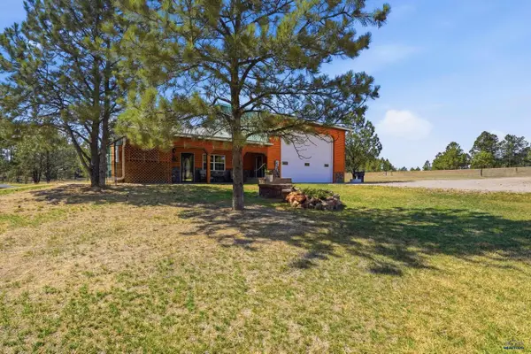 11955 Sundance Dr, Hot Springs, SD 57747