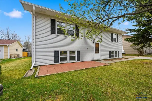 2610 Cottontail Rd, Sturgis, SD 57785-2588