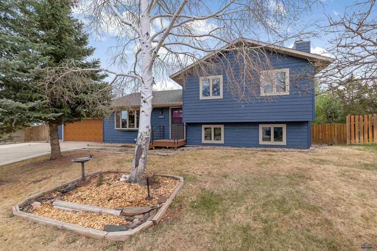 3804 Parkridge Dr, Rapid City, SD 57702 - #1