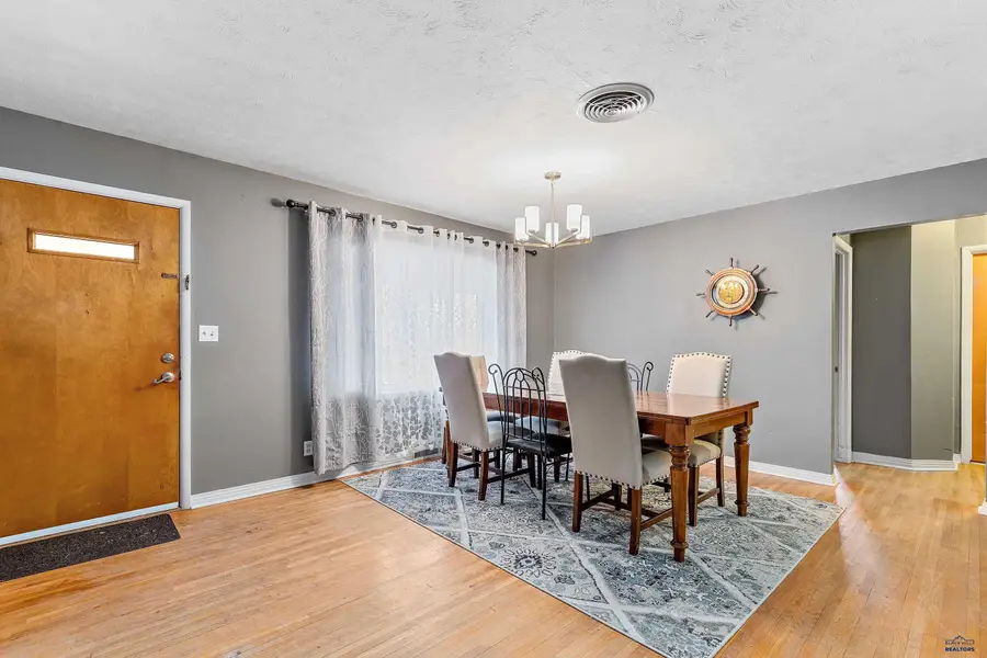 231 Philip Dr, Rapid City, SD 57702 - #3