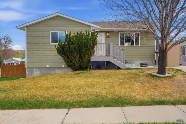 2102 Oak Ave, Rapid City, SD 57701