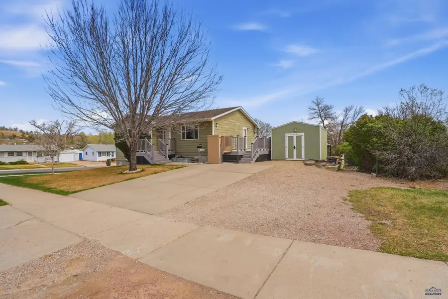 2102 Oak Ave, Rapid City, SD 57701 - #2