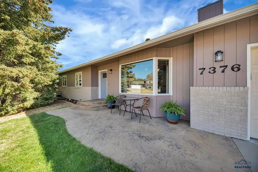 7376 Kingbird Ct, Rapid City, SD 57702 - #3