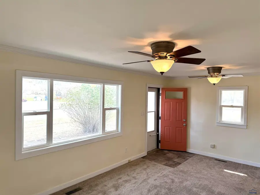 842 S 6th St, Hot Springs, SD 57747-7500 - #3