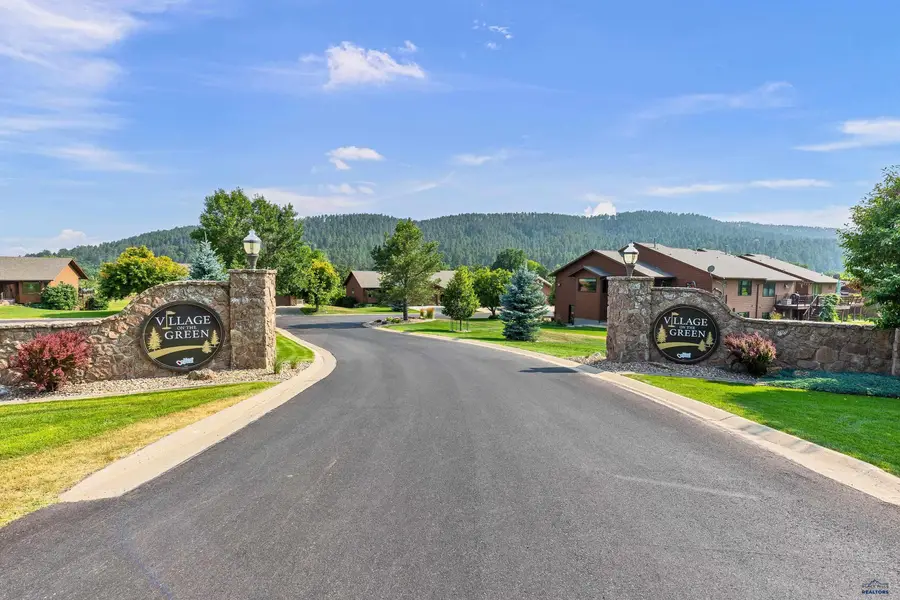 1055 Duffer Dr, Rapid City, SD 57702 - #2