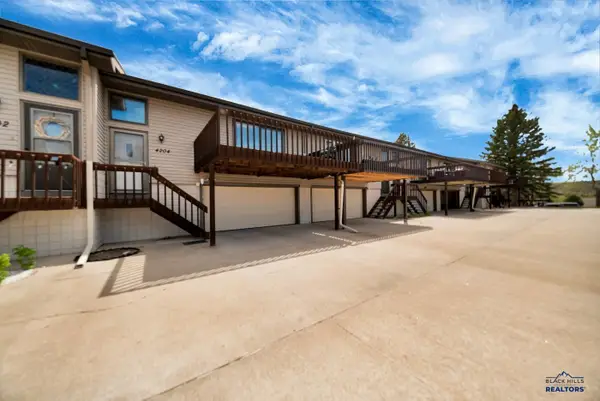 4204 Foothill Dr, Rapid City, SD 57702