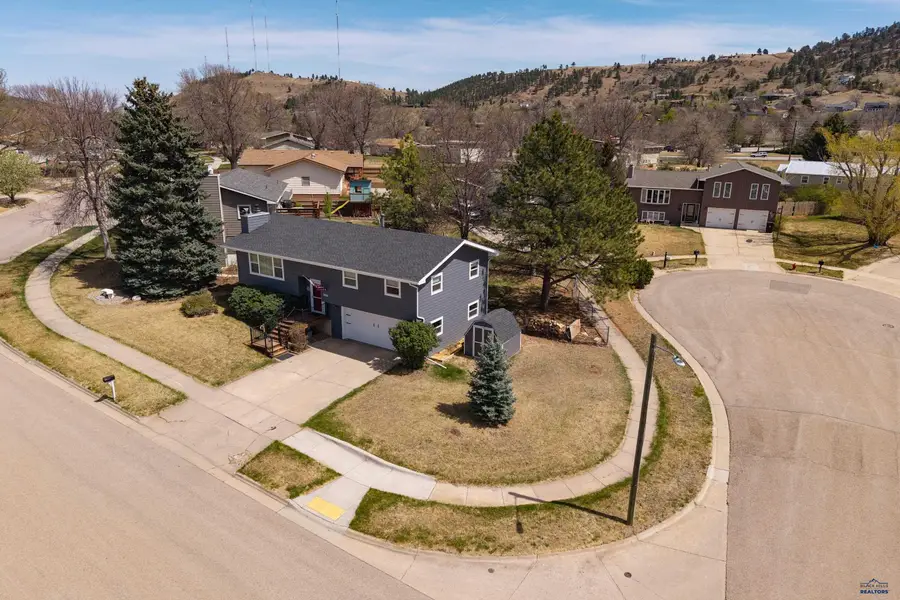 2924 Minnetonka Dr, Rapid City, SD 57702 - #3