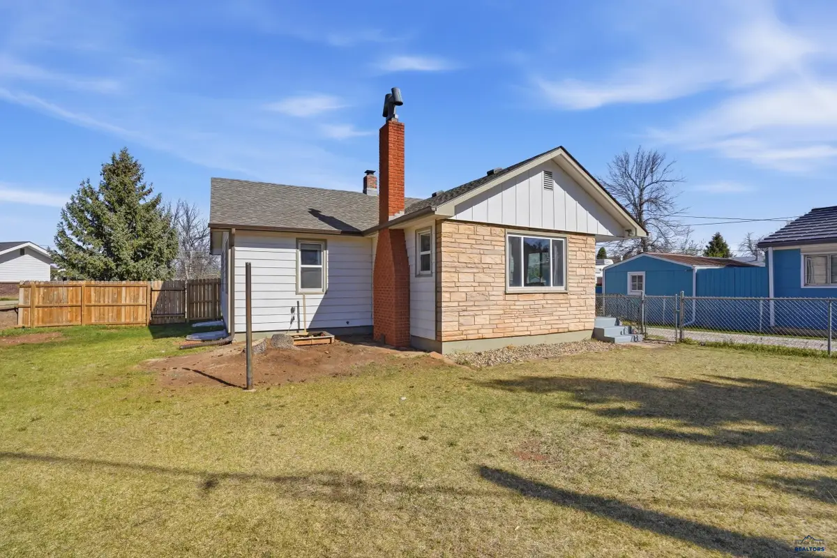 4117 Canyon Lake Dr, Rapid City, SD 57702 - #1